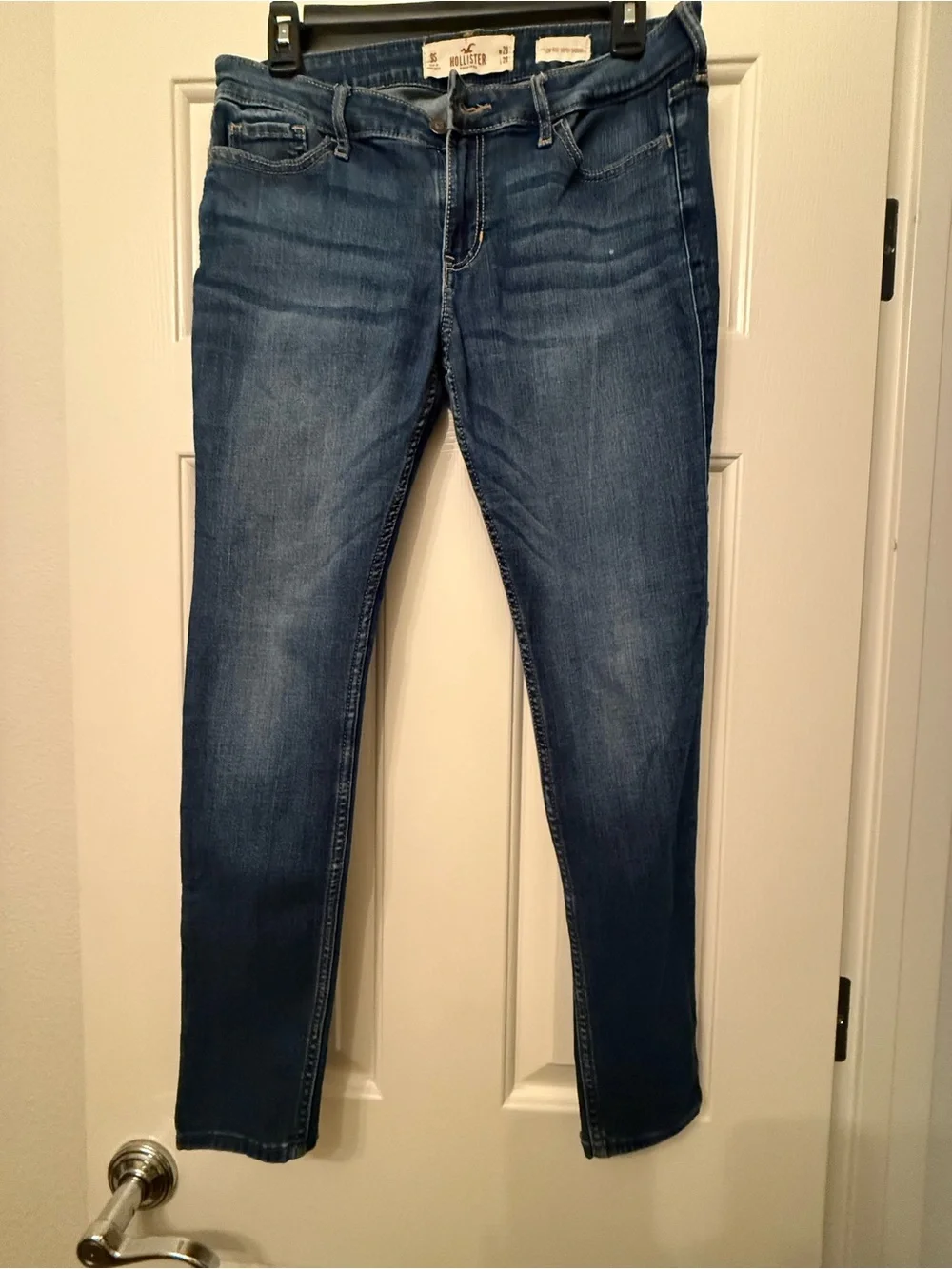 Hollister Women's Skinny Jeans in Medium Blue Wash